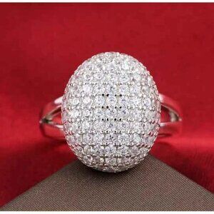 Brand new 925 silver women's ring inlaid with diamonds